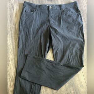 COLUMBIA men’s 38x32 black outdoor pants in excellent condition